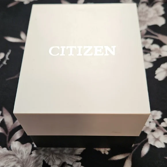Citizen Women's Eco-Drive Watch with Crystal Accents - Picture 11 of 13